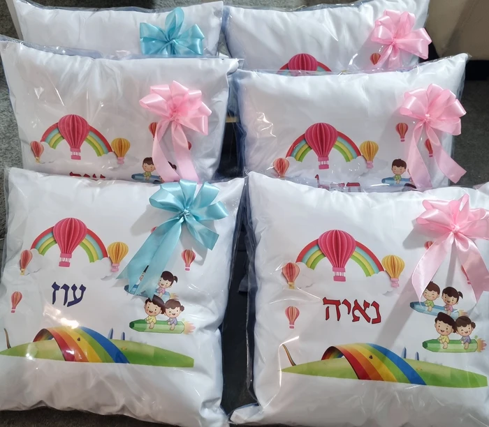 כרית ממותגת