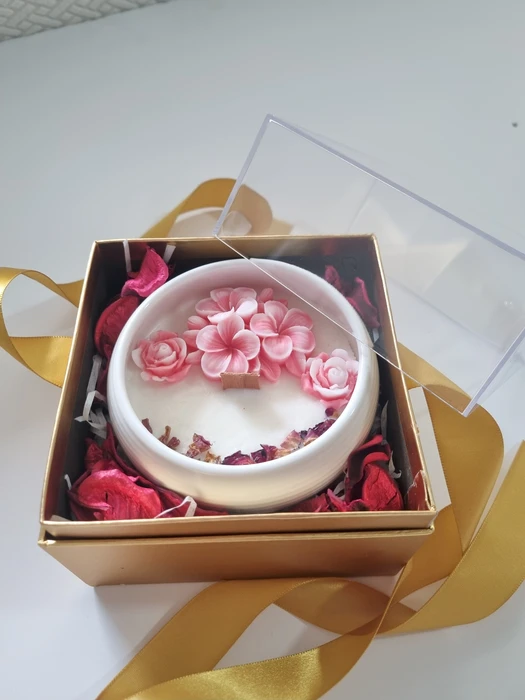 נר אוירה בריח חול זהב ארוז בקופסא עם מכסא שקוף, מתנה מושלמת